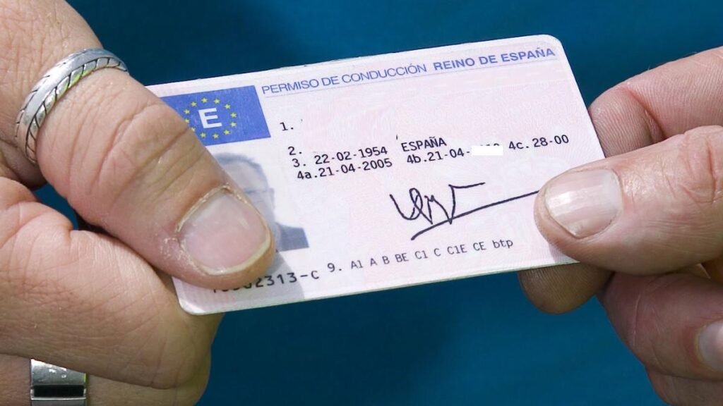 con cuanta antelación se puede renovar el carnet de conducir