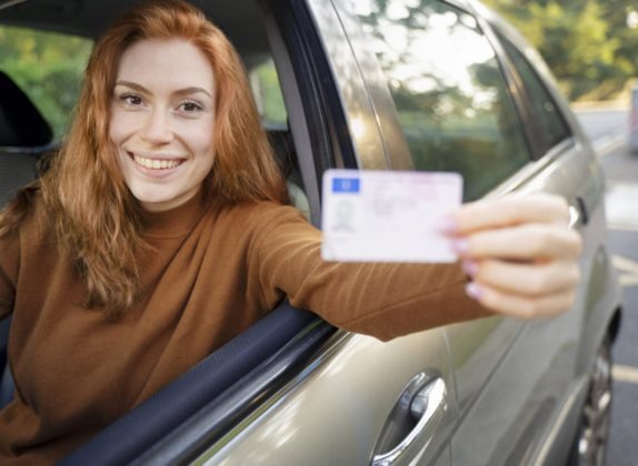 es obligatorio llevar el carnet de conducir
